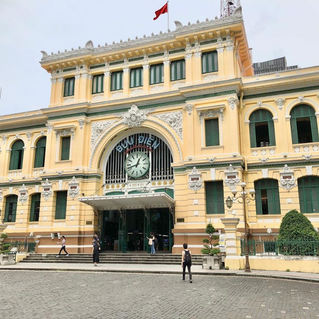 Kantor pos di pusat Kota Saigon